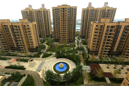 基泰福源小区4室2厅2卫160㎡带车库